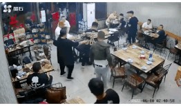 唐山烧烤店爆料视频最新,视频揭露惊人一幕，社会舆论聚焦安全与法治